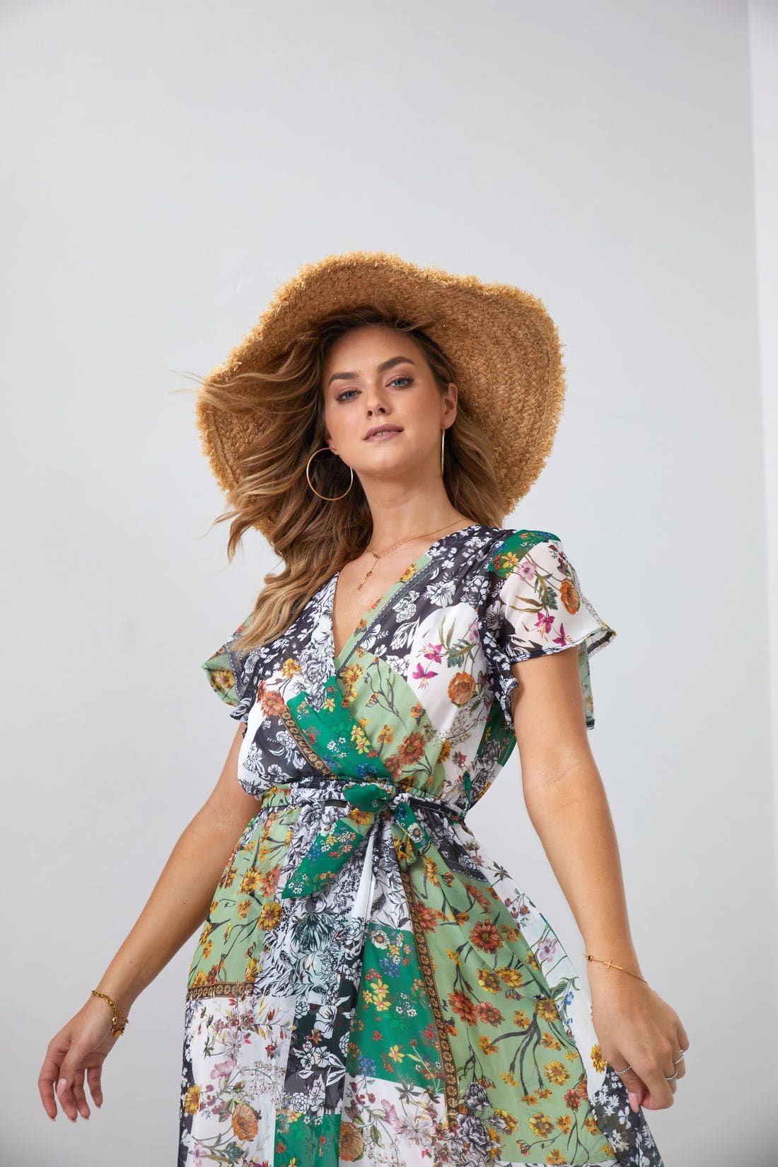 Maxi wrap dress with a belt, green FG646